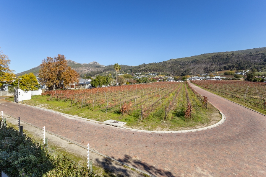4 Bedroom Property for Sale in Lemoenkloof Western Cape